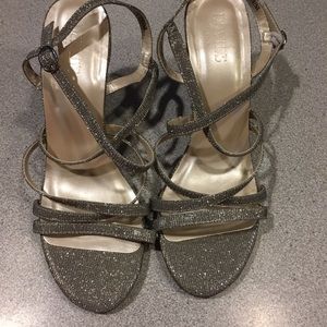 David’s Bridal bridal shows NWOT size 7.5